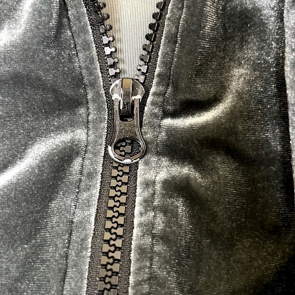 SASKI Collection Shiny Gray Full Zip Velour Athletic Jacket - Size Medium - Picture 8 of 10